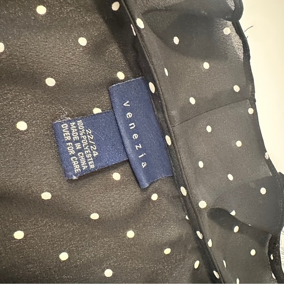 Blouse set. Cami is lined. Polka dots - Picture 7 of 8